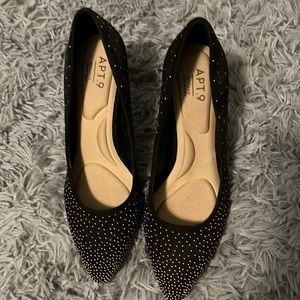 Apt. 9 defined comfort black suede gold studded gold 3” heel like new